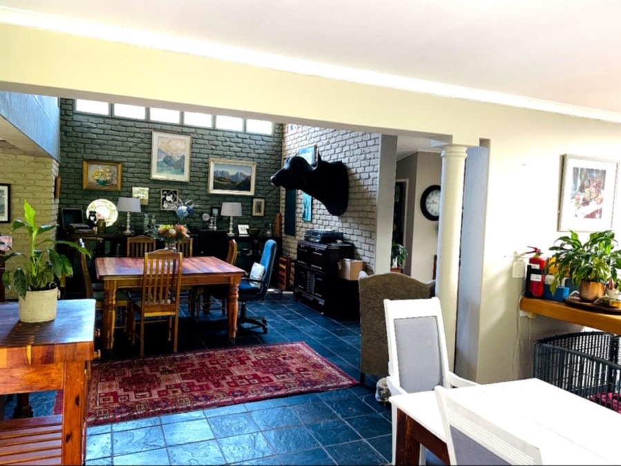 To Let 4 Bedroom Property for Rent in Bonza Bay Eastern Cape